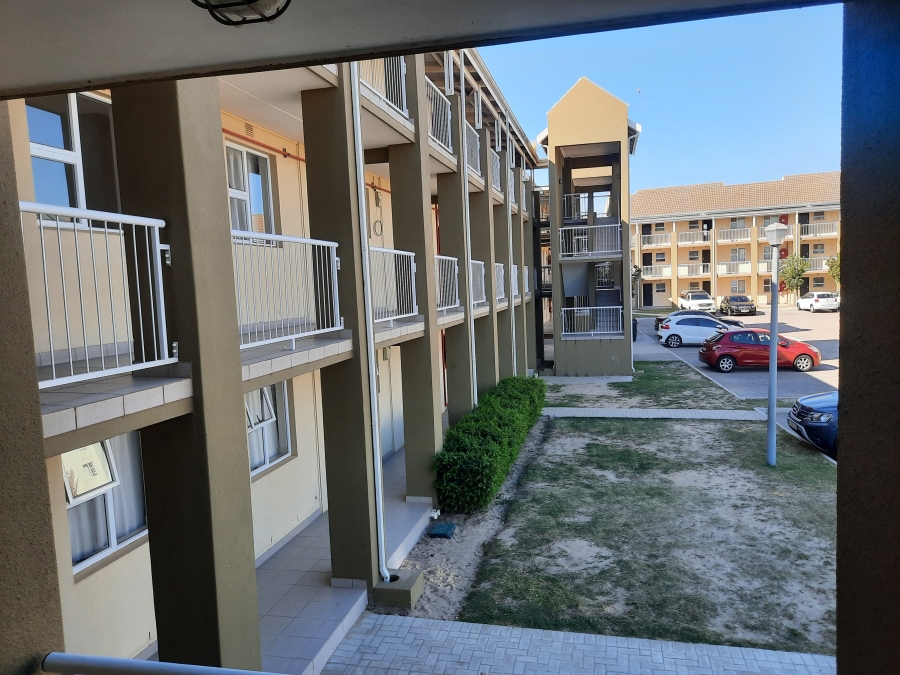 To Let 2 Bedroom Property for Rent in Buh Rein Estate Western Cape